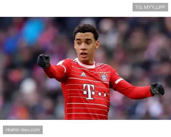 穆西亚拉坚定承诺未来仍将效力拜仁,展现高度忠诚 穆西亚拉坚定承诺未来仍将效力拜仁,展现高度忠诚