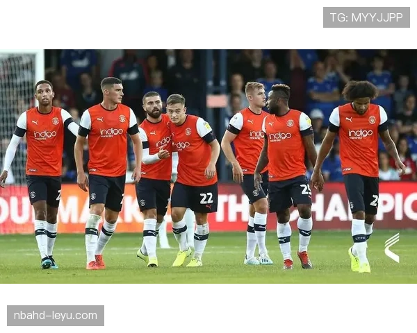 卢顿城逆风翻盘表现抢眼,英超赛季稳健崛起引关注 卢顿城逆风翻盘表现抢眼,英超赛季稳健崛起引关注