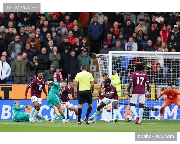 萨拉赫远射进球解析