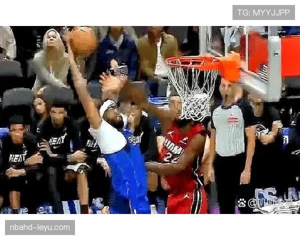 安东尼·戴维斯挡拆拉开空间效率提升，助力湖人内线统治力增强